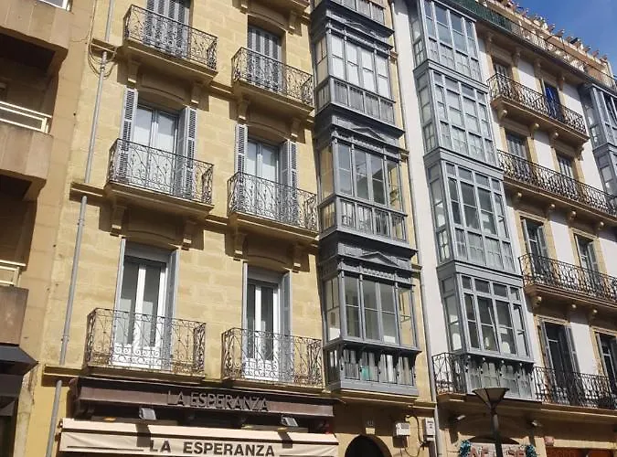 Modern With Spacious Terrace 圣塞瓦斯蒂安